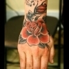 Tatuagem na Mão: símbolos e significados 