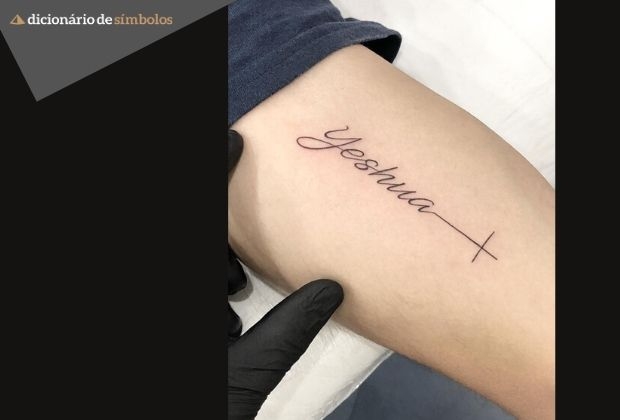 Tatuagem religiosa: significado + 75 ideias para se inspirar