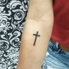 Significado da tatuagem de cruz e seus diversos tipos