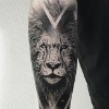 Símbolos para tatuagens no antebraço
